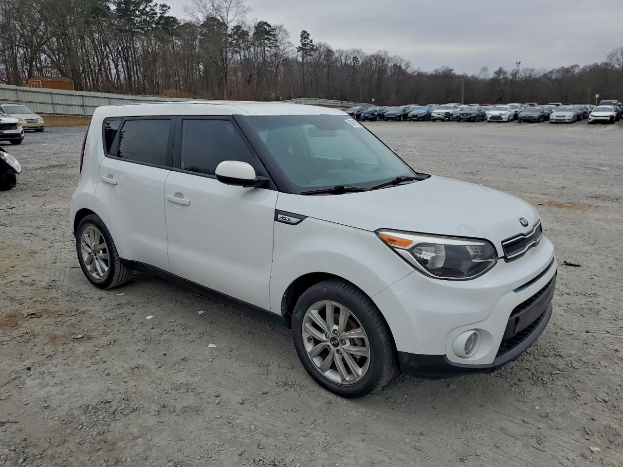 Kia Soul + Image 8