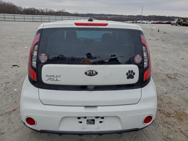 Kia Soul + Image 10