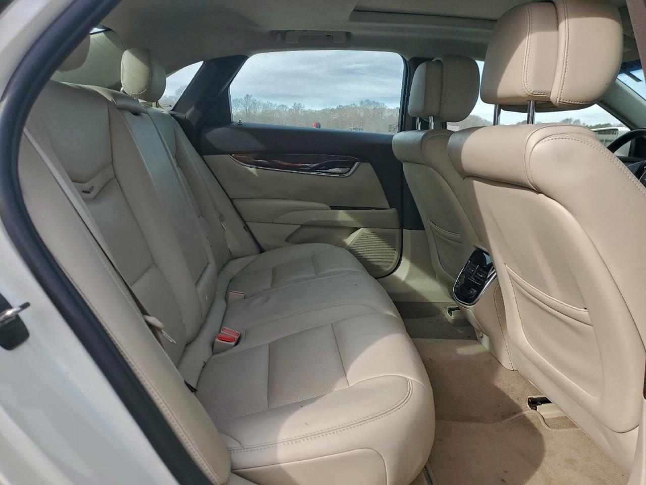 Cadillac XTS Luxury Collection Image 3
