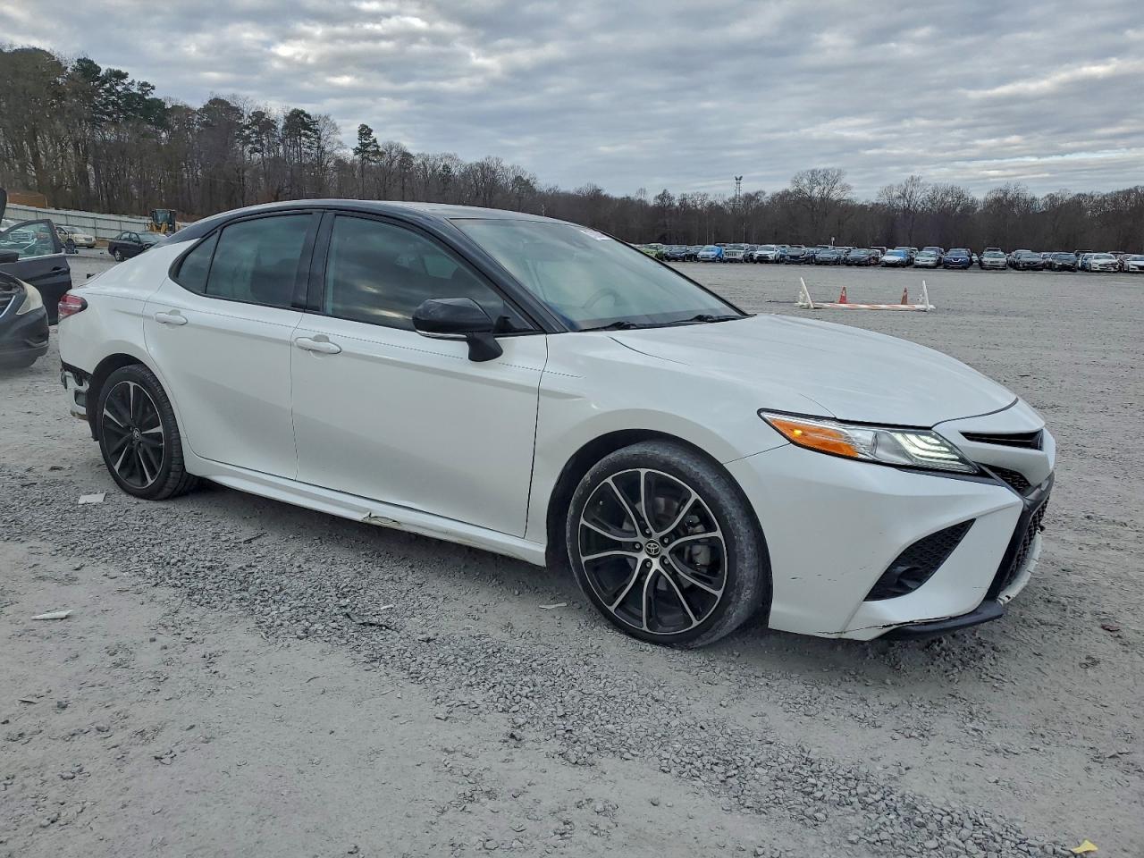 Toyota Camry Xse Image 8