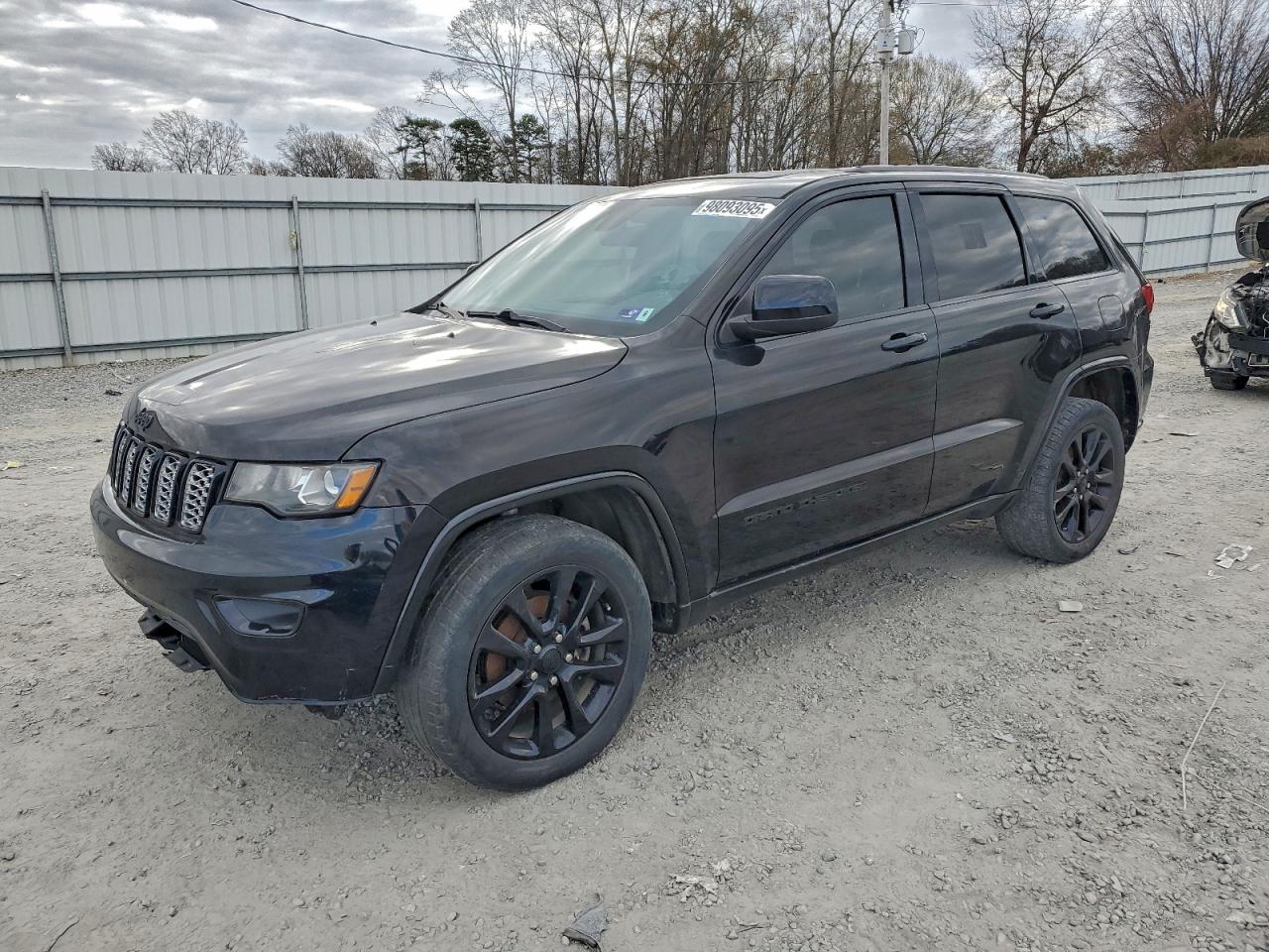 Jeep Grand Cherokee Laredo Image 1