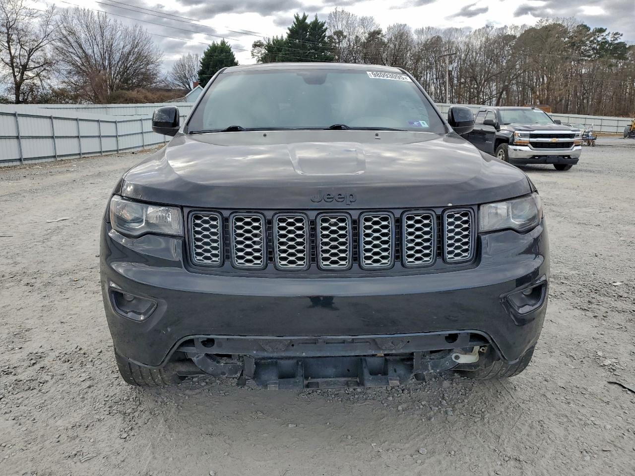 Jeep Grand Cherokee Laredo Image 3