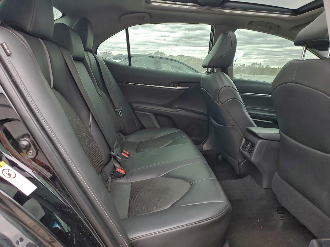 Toyota Camry Xse Image 12