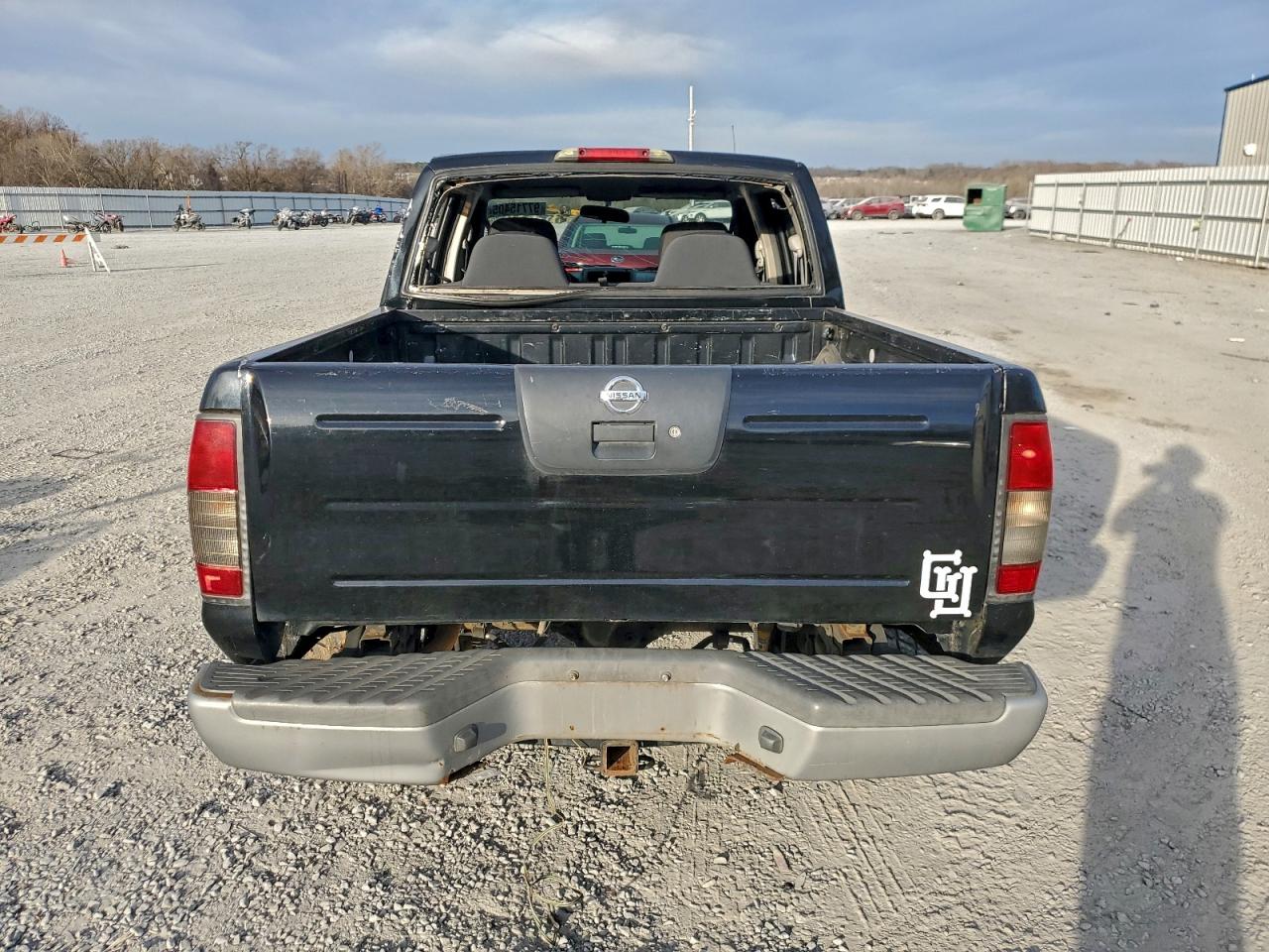 Nissan Frontier Crew Cab Xe V6 Image 4