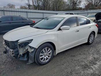  Salvage Nissan Altima