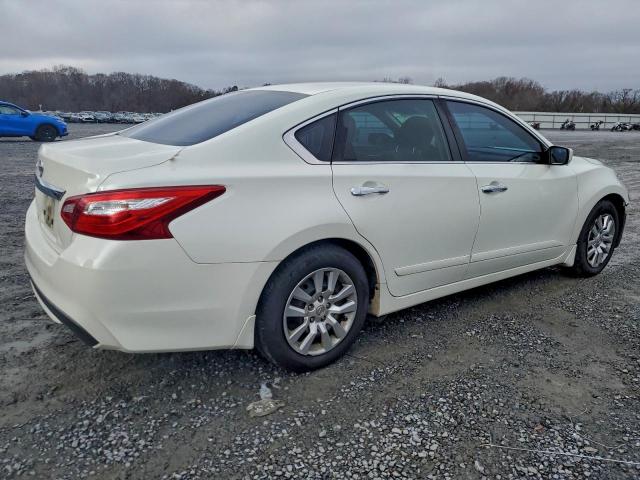 Nissan Altima 2.5 Image 3