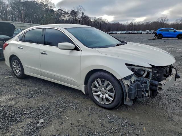 Nissan Altima 2.5 Image 9