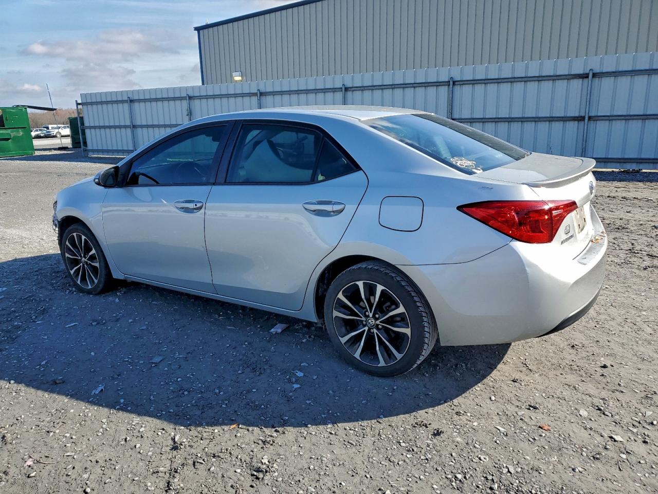 Toyota Corolla L Image 8