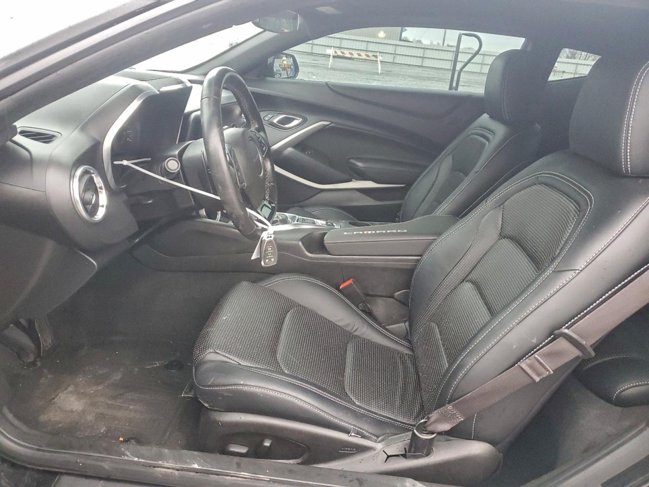 Chevrolet Camaro Lt Image 8