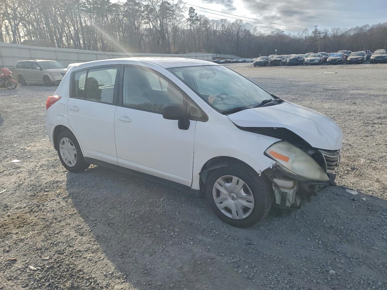 Nissan Versa S Image 9