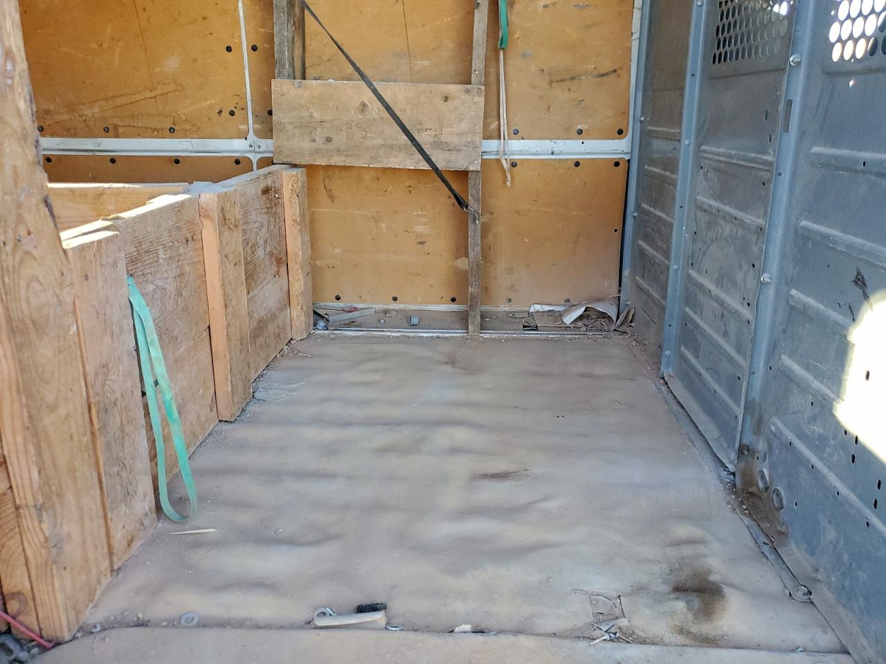 Nissan Nv 2500 Image 2