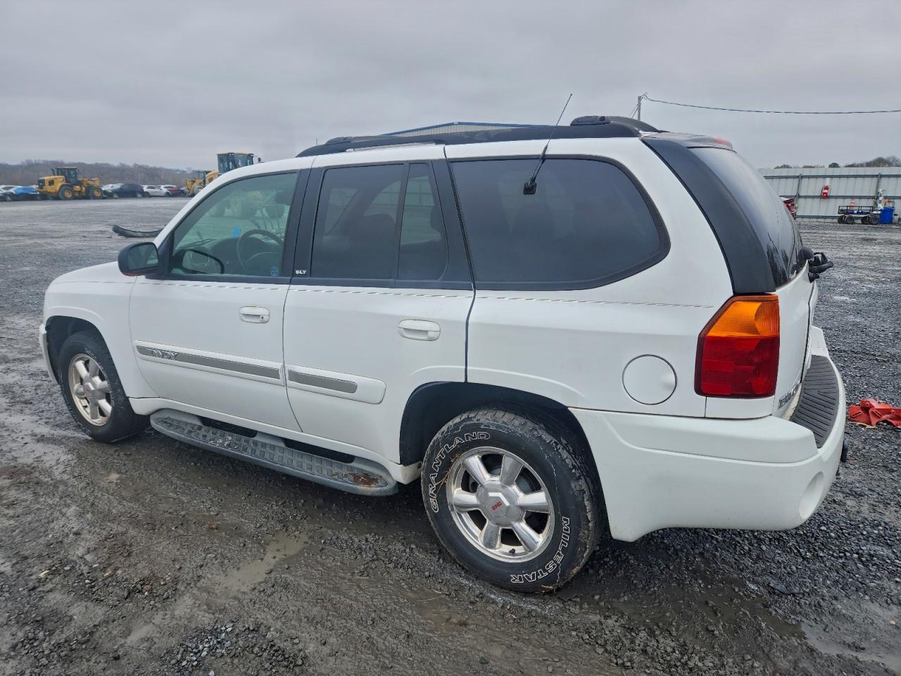 GMC Envoy Image 12