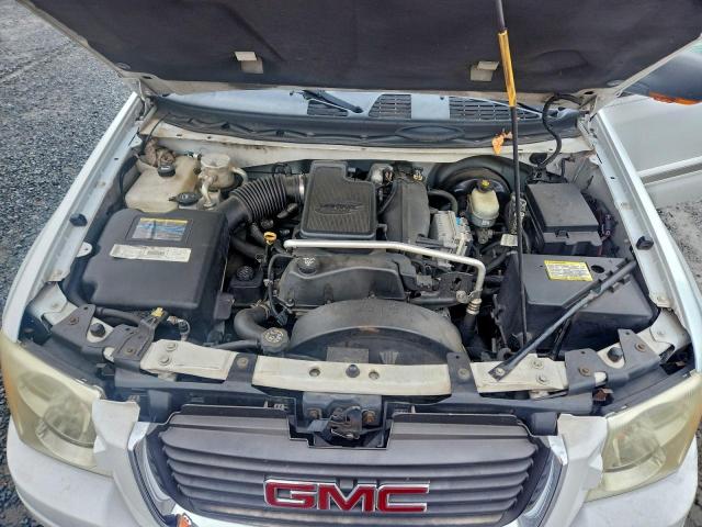 GMC Envoy Image 3