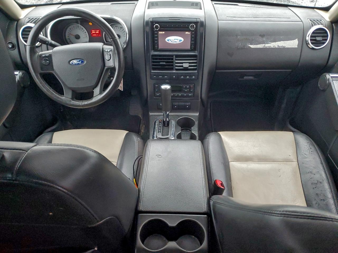 Ford Explorer Limited Image 2