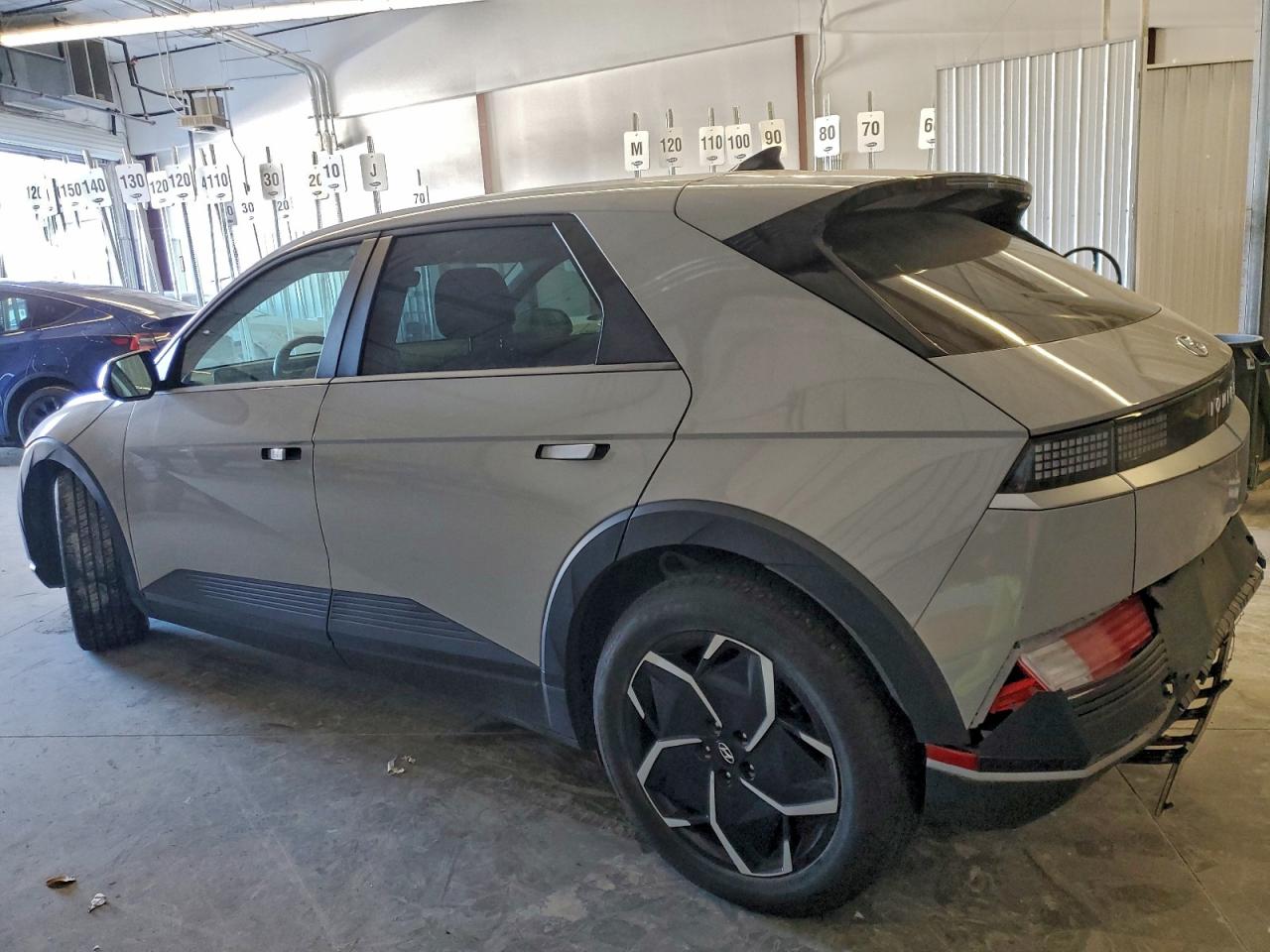 Hyundai Ioniq Se Image 3