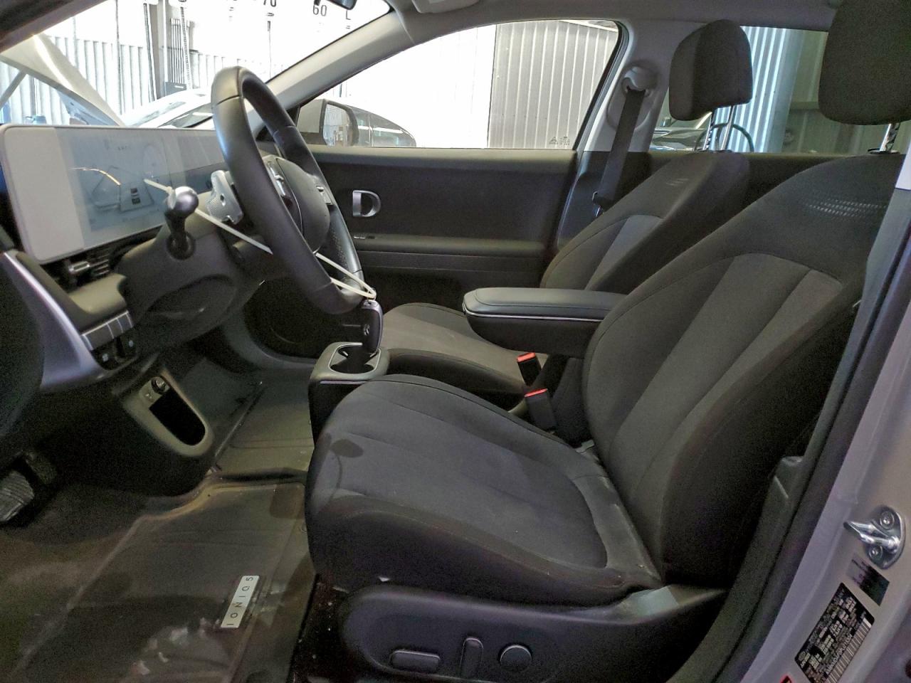 Hyundai Ioniq Se Image 13