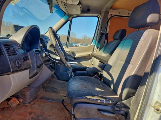 Mercedes-Benz Sprinter 2500 Image 7