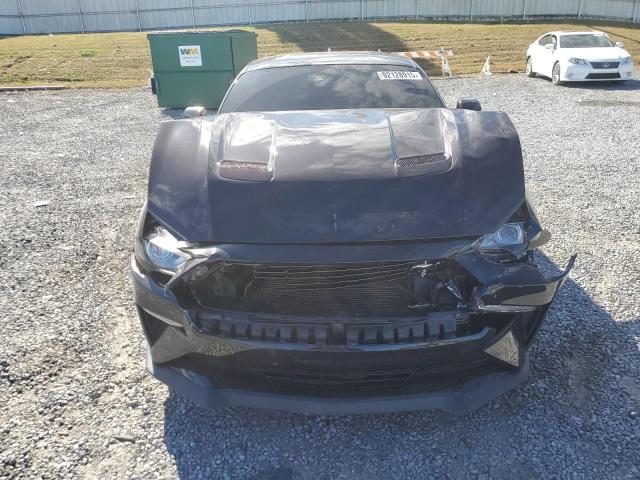 Ford Mustang Image 2