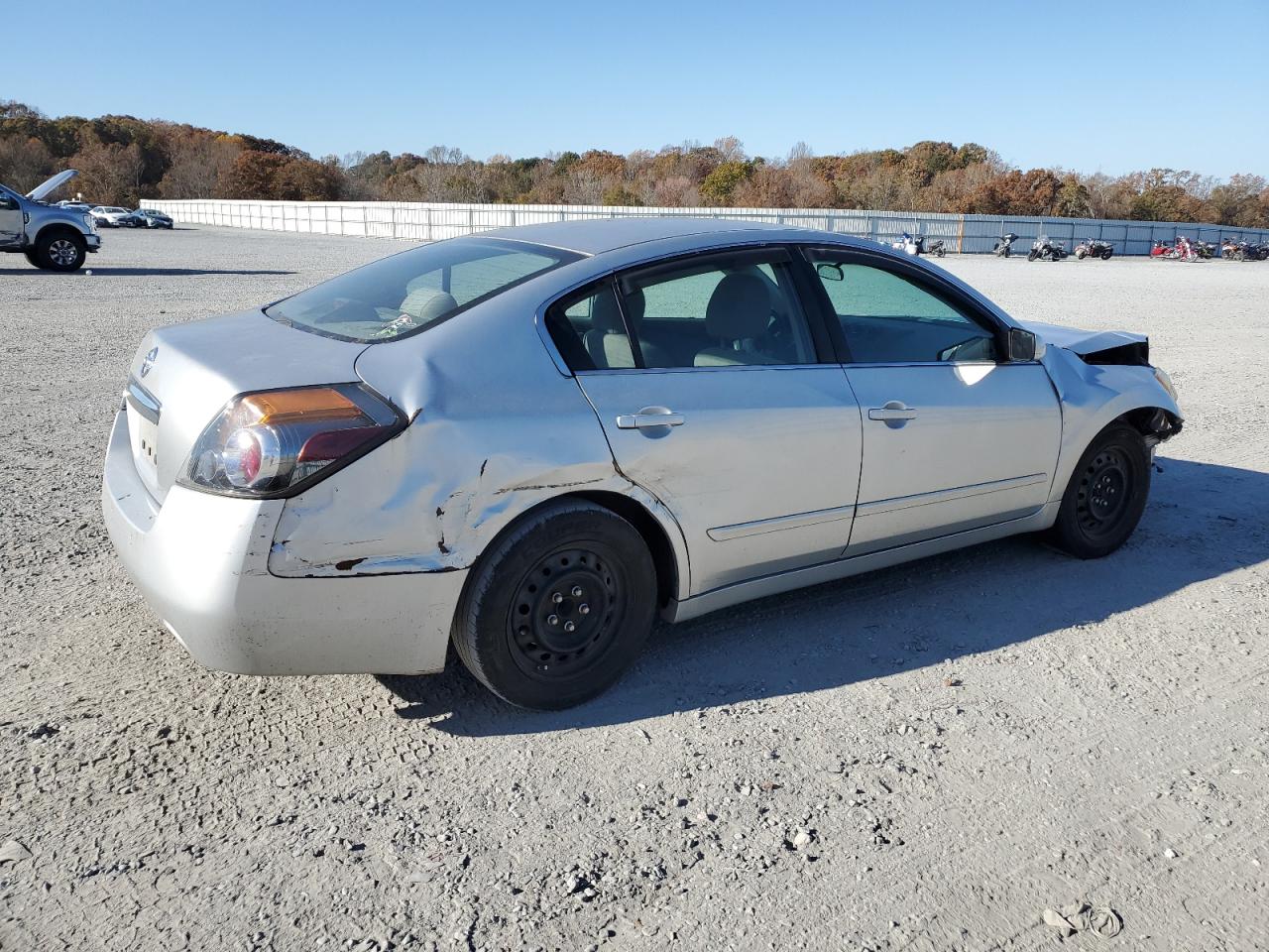 Nissan Altima Base Image 2