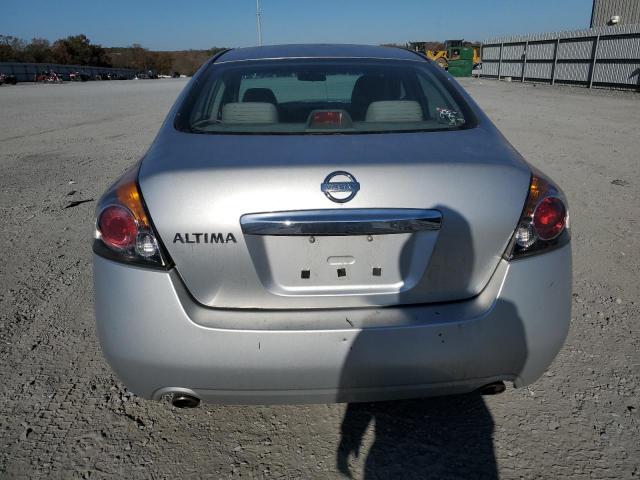 Nissan Altima Base Image 5