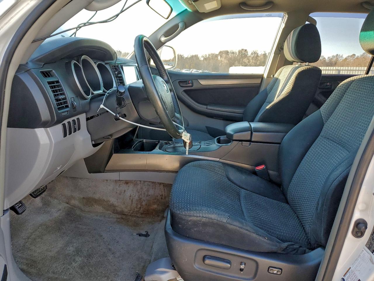 Toyota 4Runner Sr5 Image 4