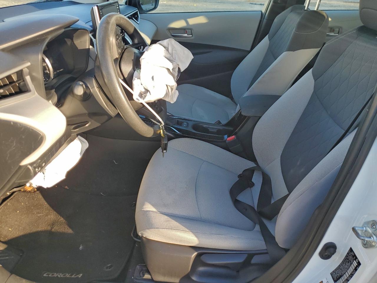 Toyota Corolla Le Image 5