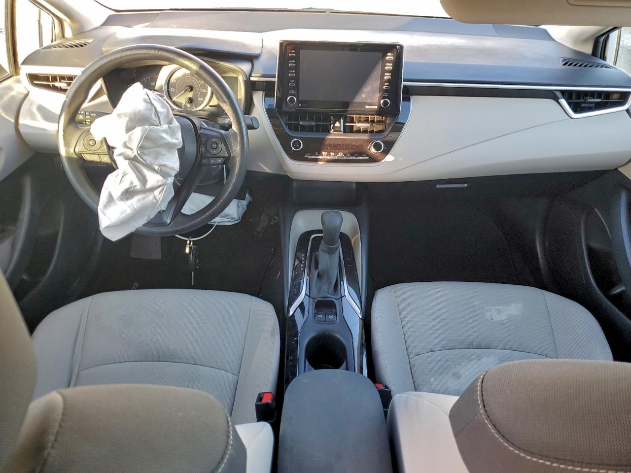 Toyota Corolla Le Image 12