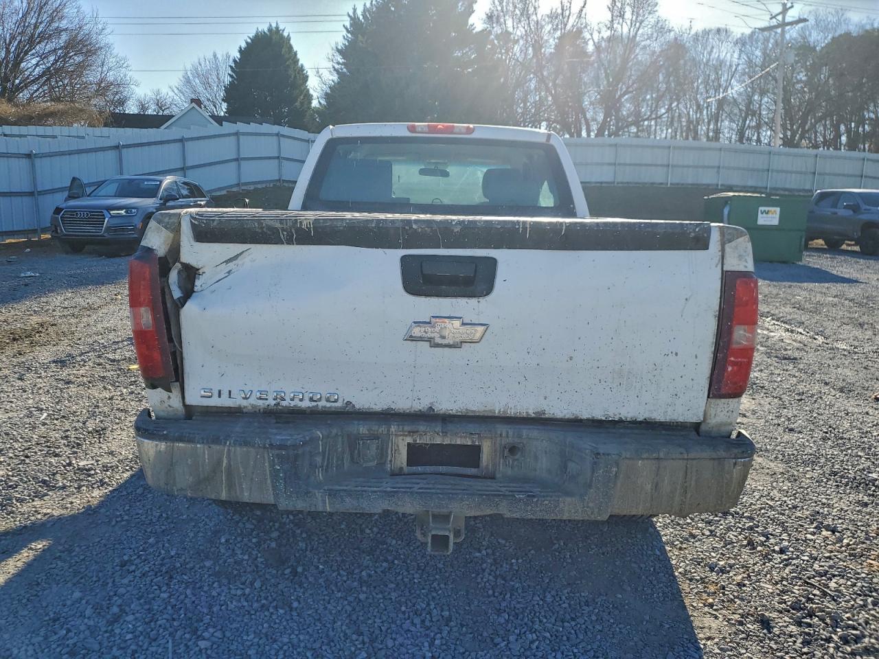 Chevrolet Silverado C1500 Image 3