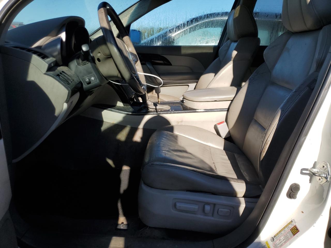 Acura MDX Image 8