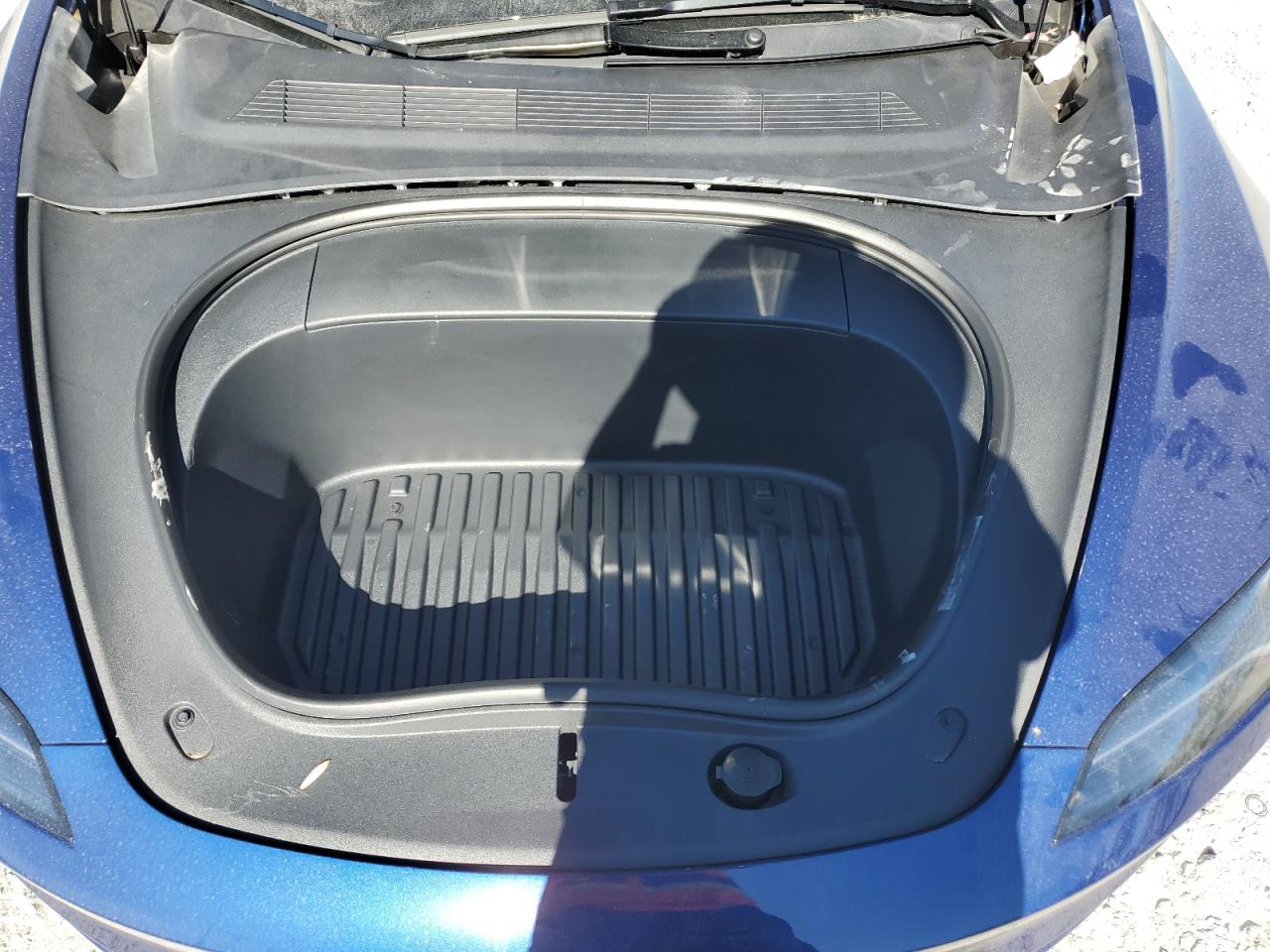 Tesla Model 3 Image 9