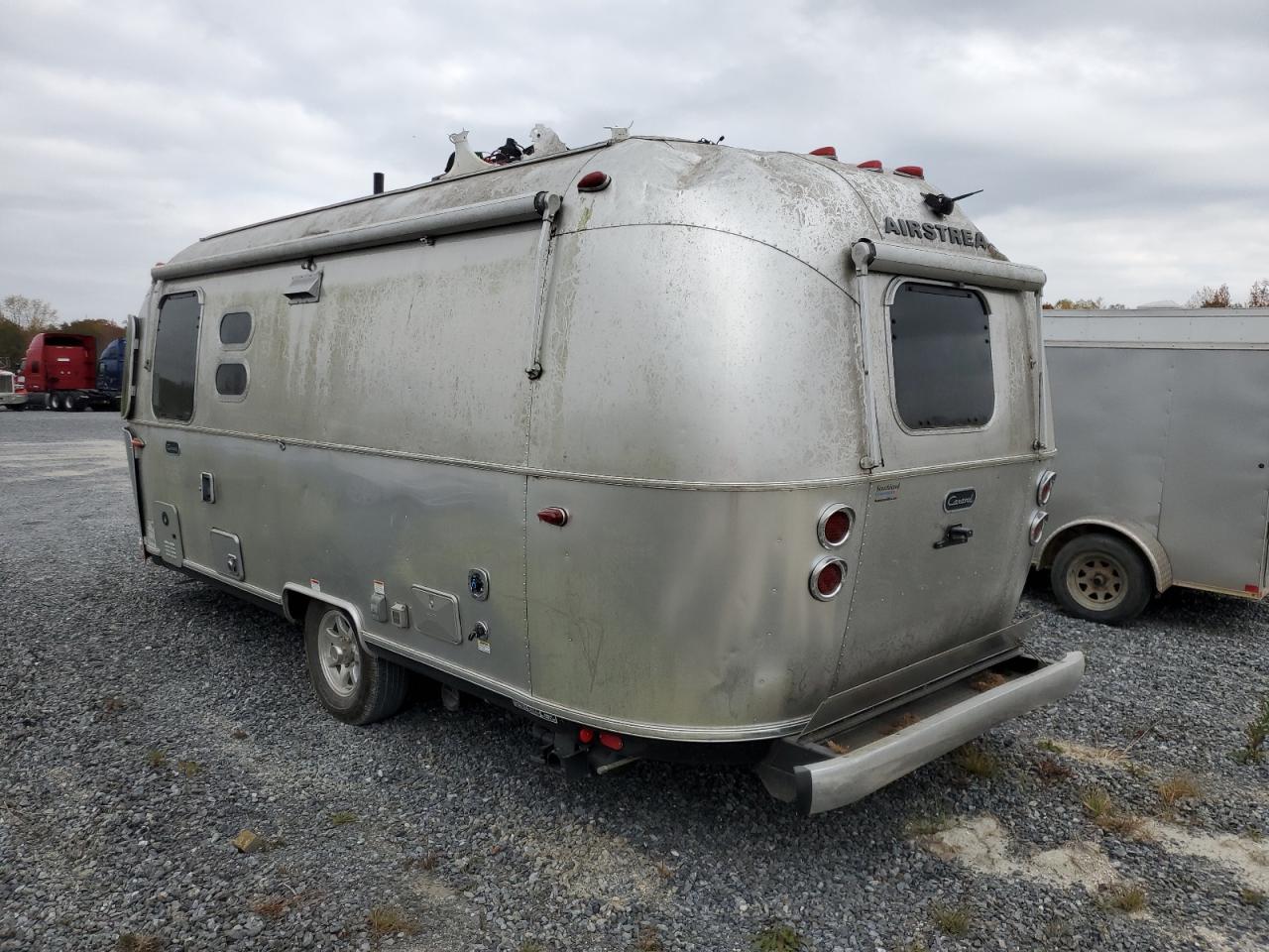 Airstream Caravel Image 3