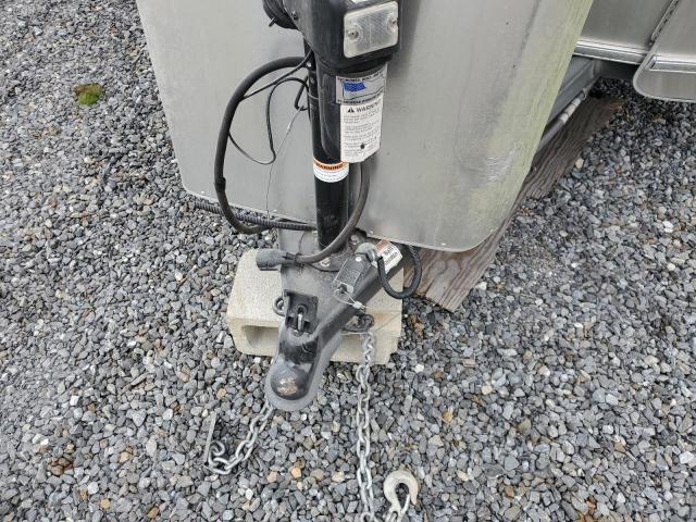 Airstream Caravel Image 10