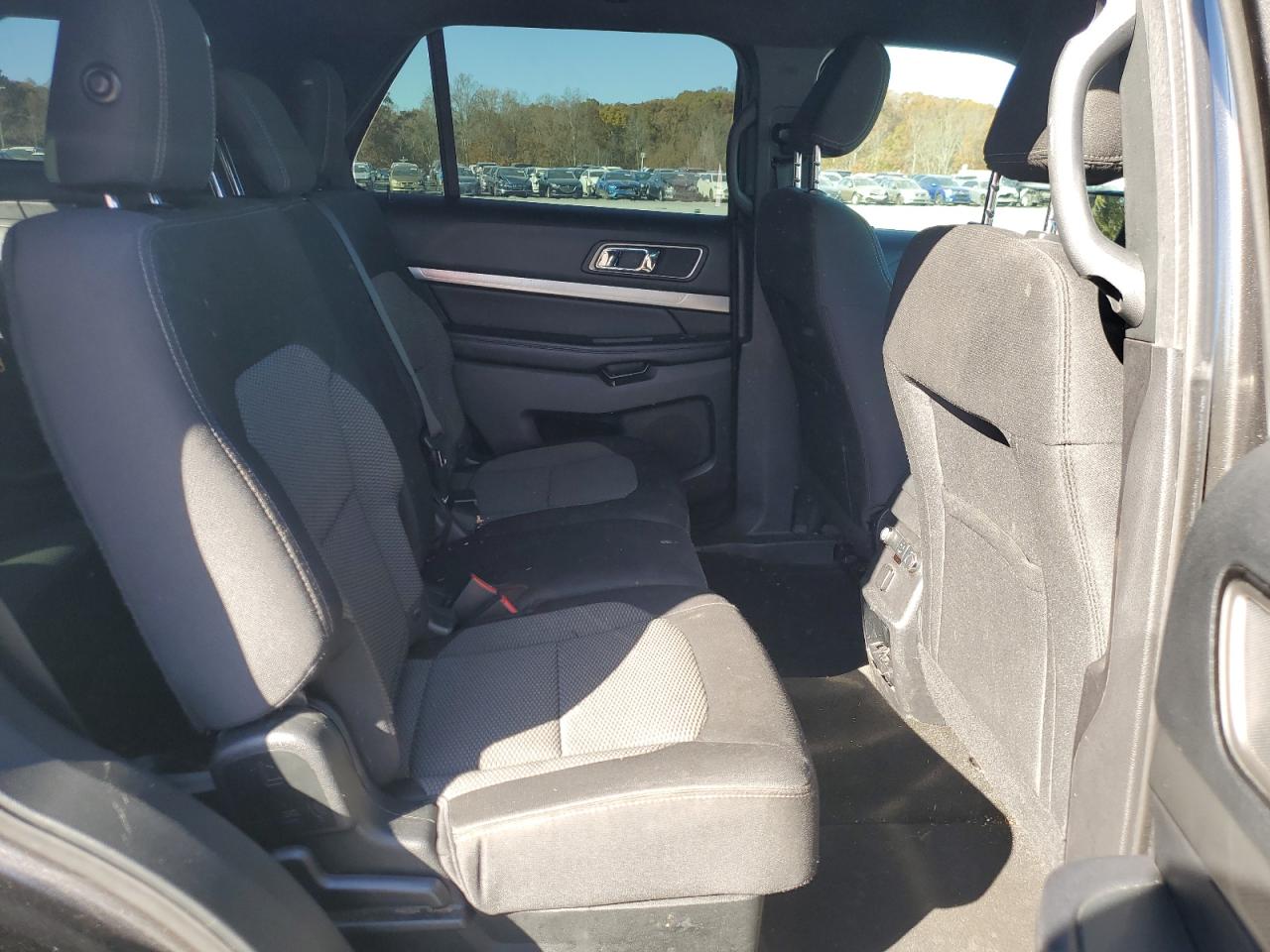 Ford Explorer Xlt Image 2