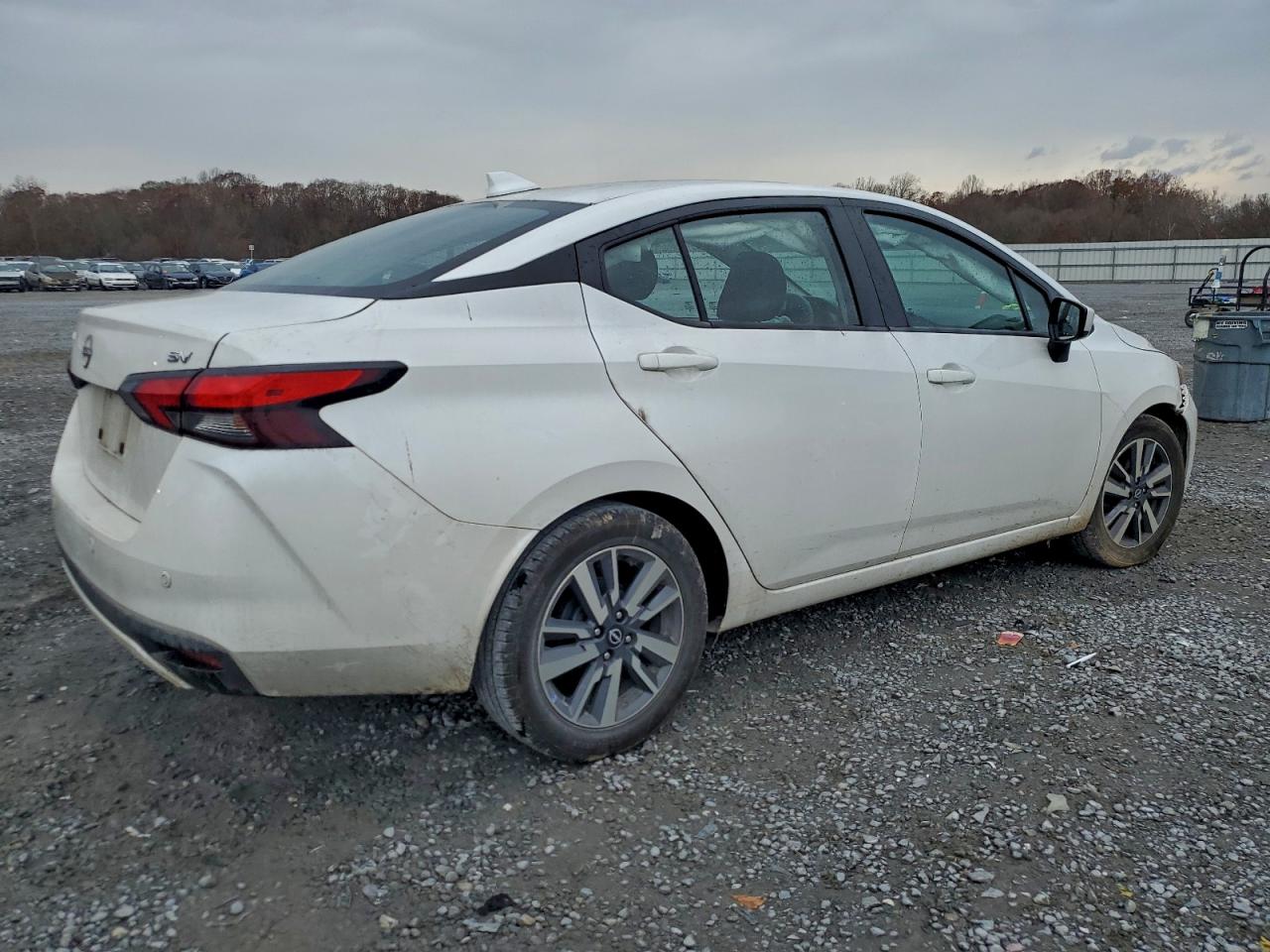 Nissan Versa Sv Image 8