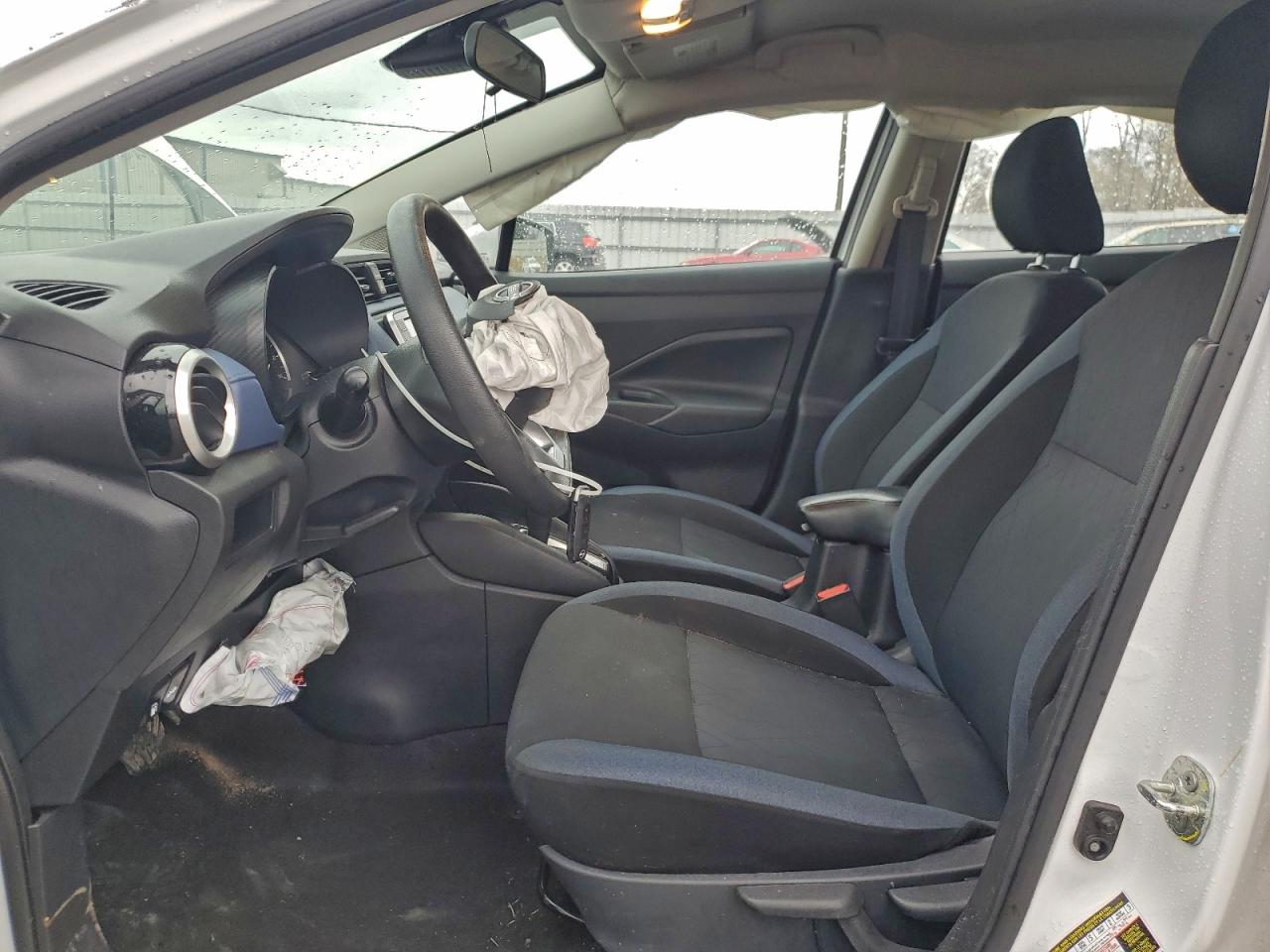 Nissan Versa Sv Image 3