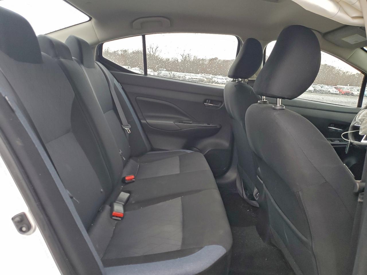 Nissan Versa Sv Image 12