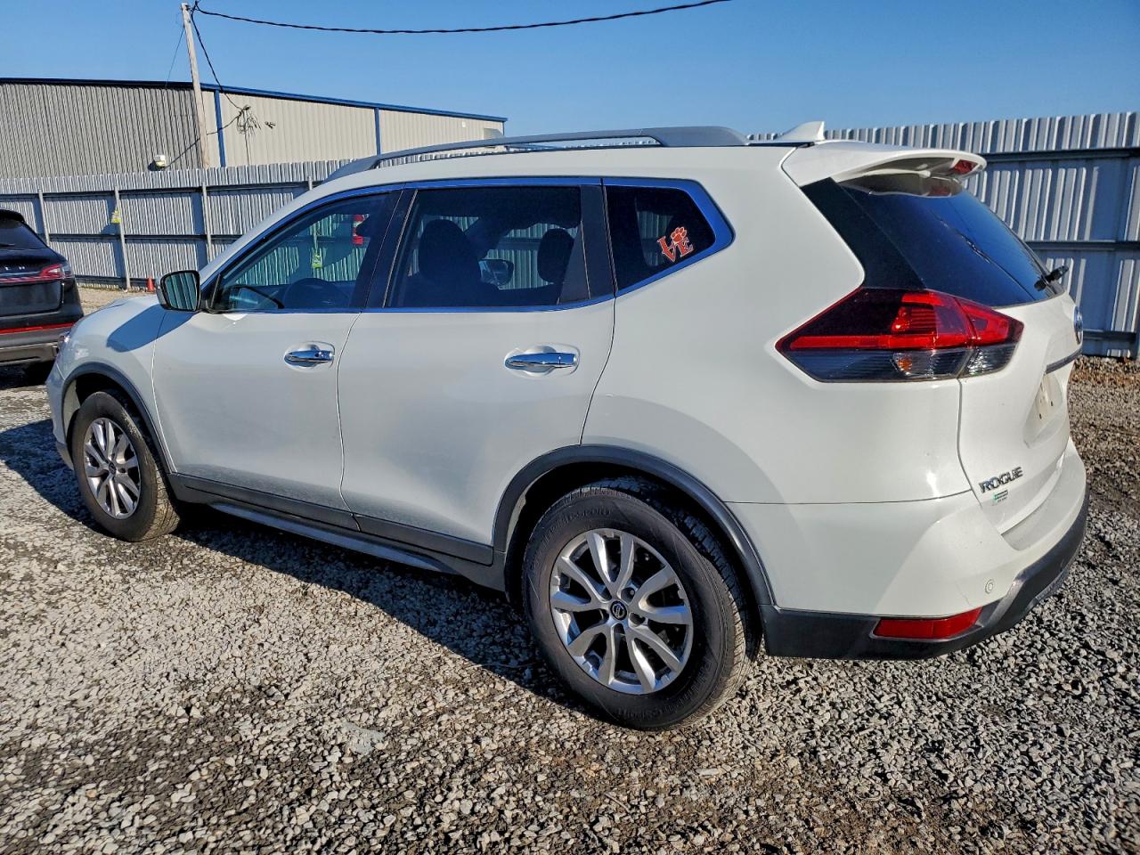 Nissan Rogue S Image 3