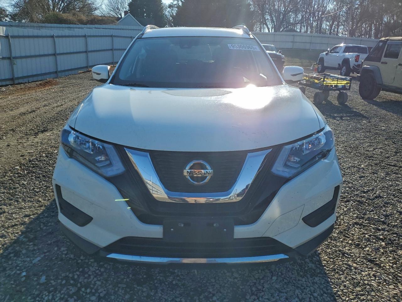 Nissan Rogue S Image 11