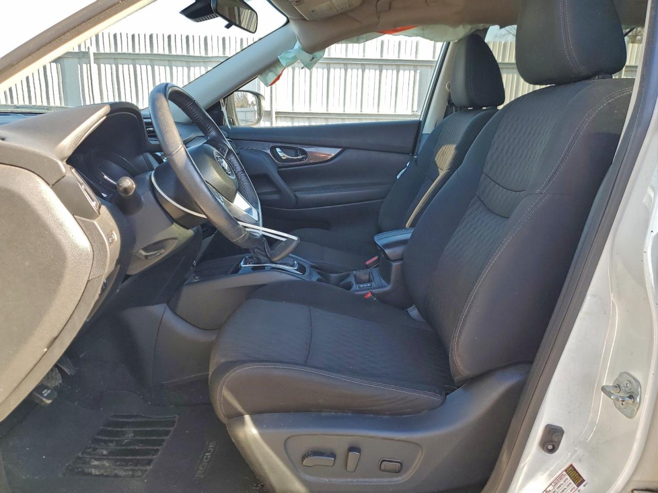 Nissan Rogue S Image 7