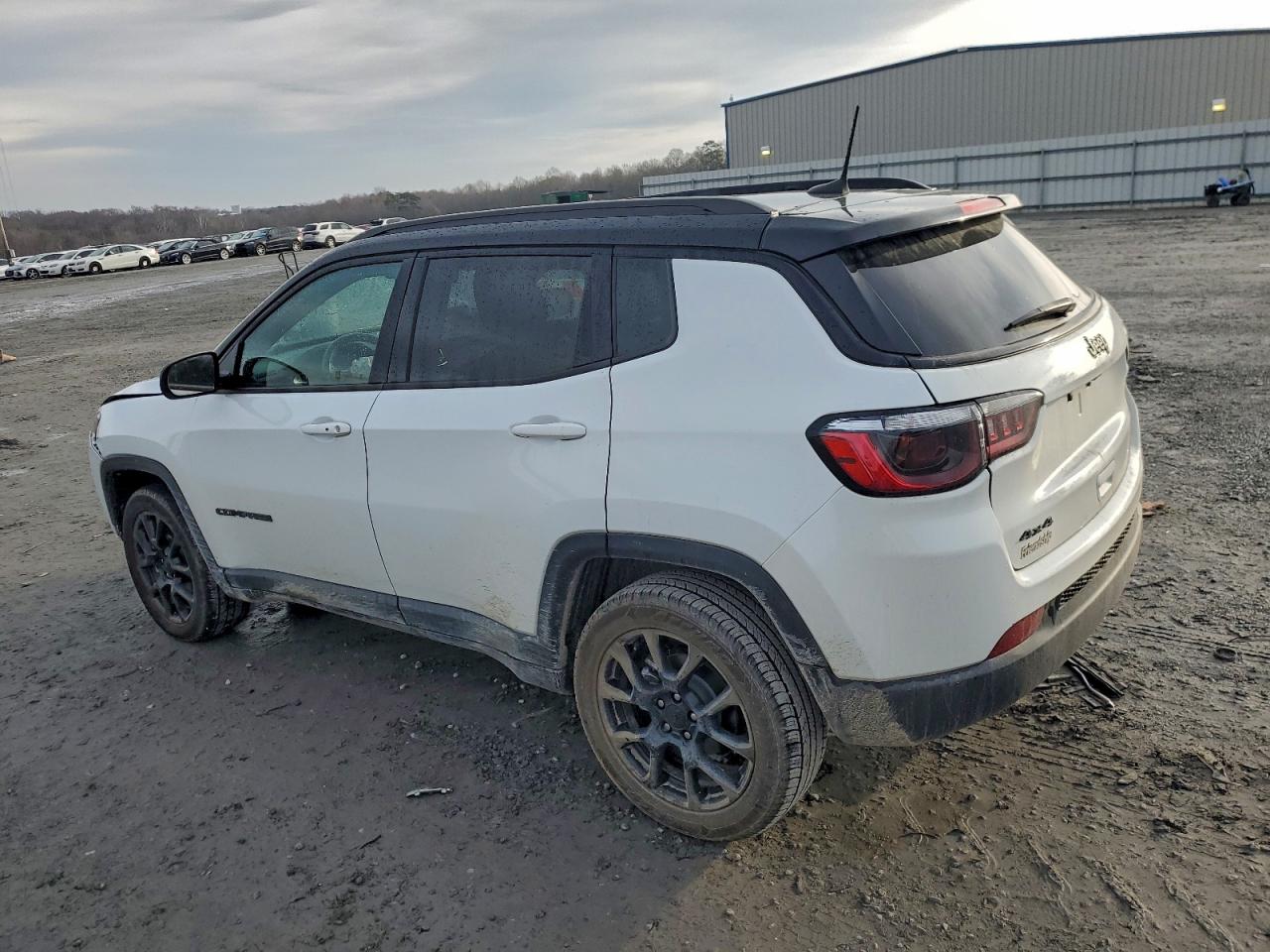 Jeep Compass Latitude Image 3