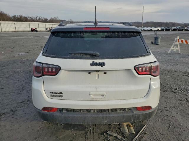 Jeep Compass Latitude Image 9