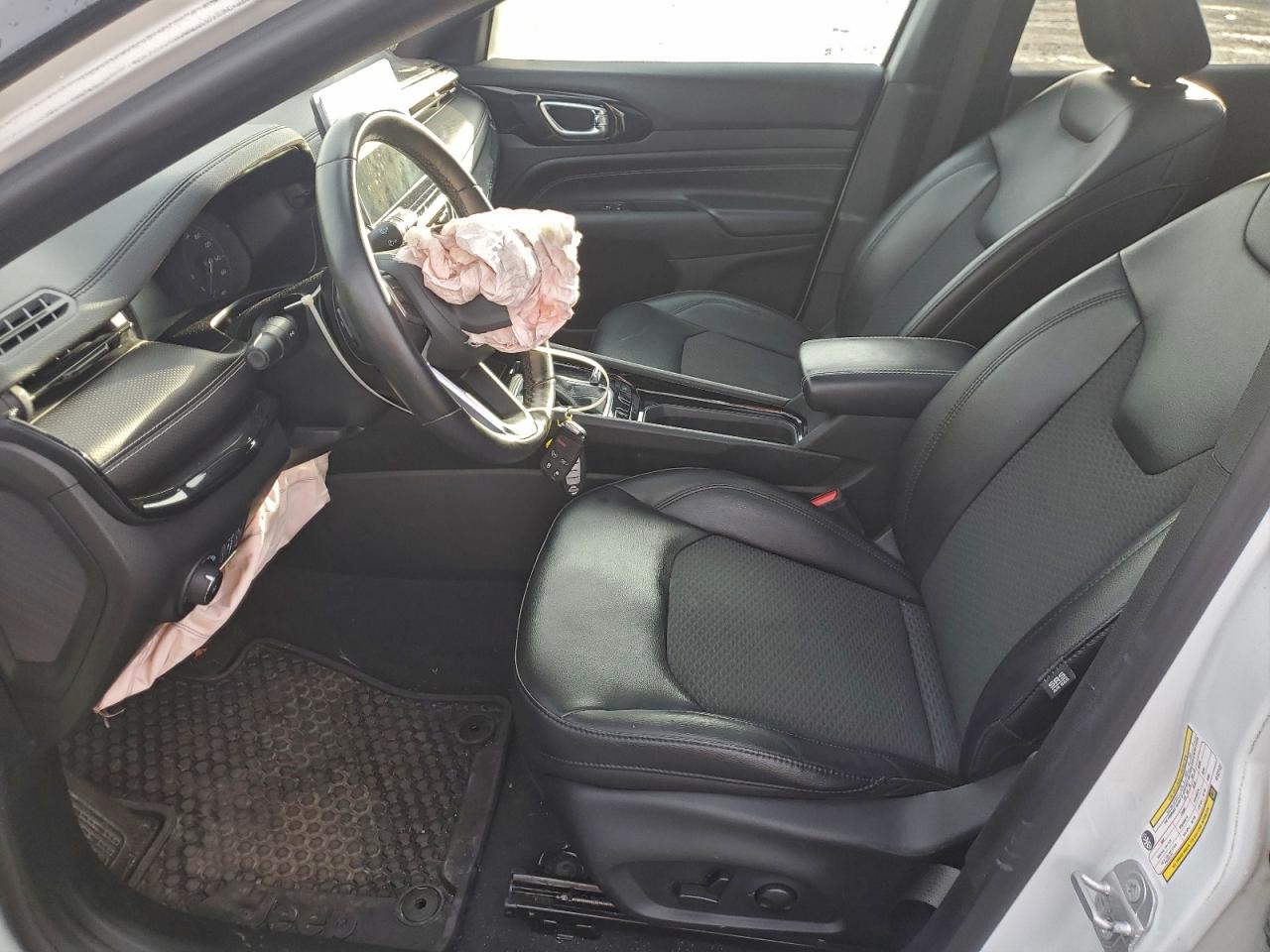 Jeep Compass Latitude Image 10