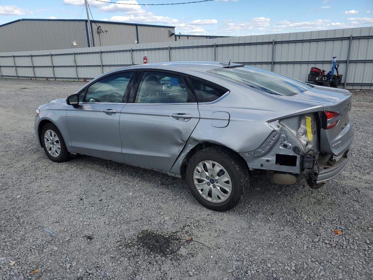 Ford Fusion S Image 6