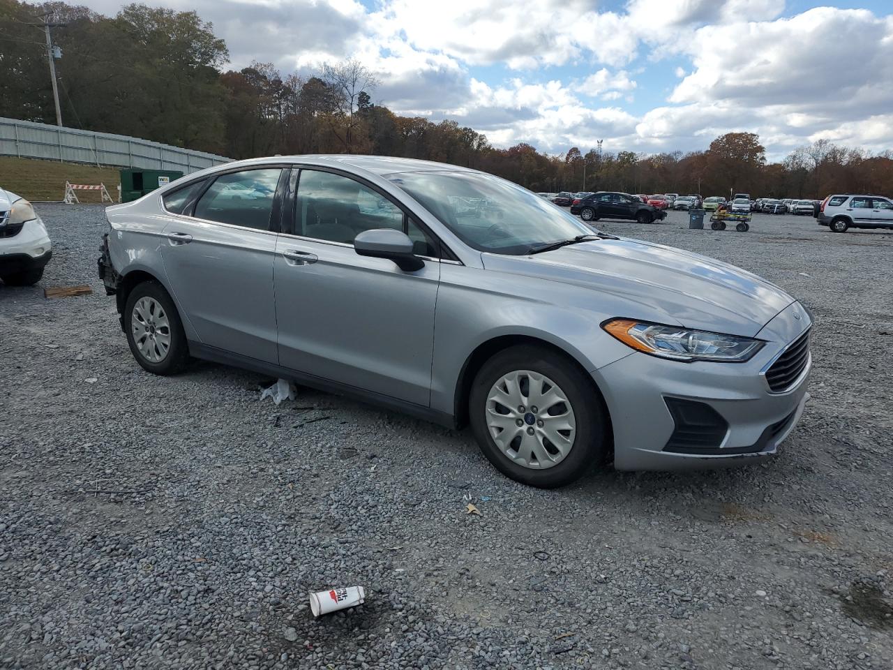 Ford Fusion S Image 5