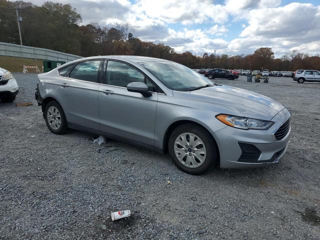 Ford Fusion S Image 5