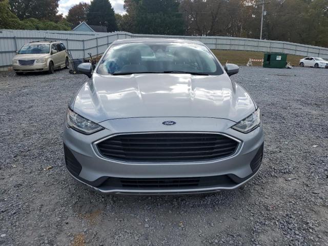 Ford Fusion S Image 3