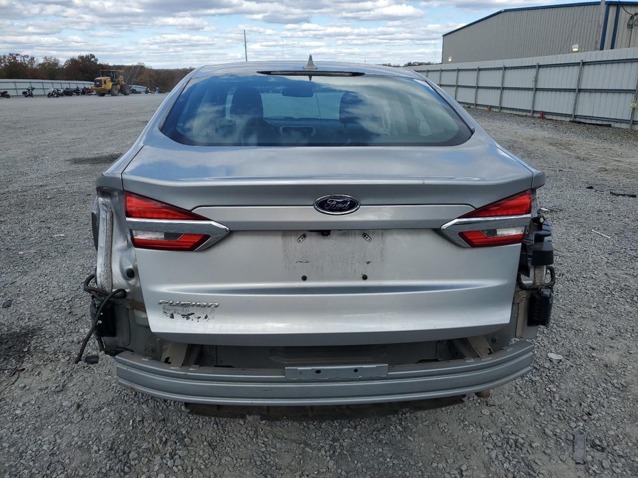 Ford Fusion S Image 9