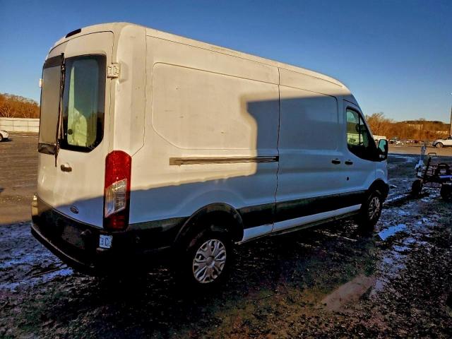 Ford Transit T-250 Image 2