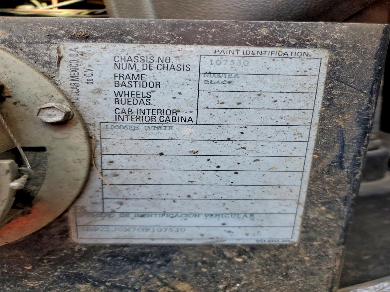 Peterbilt 320 Image 3