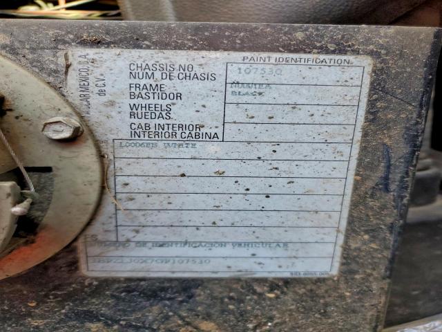 Peterbilt 320 Image 3